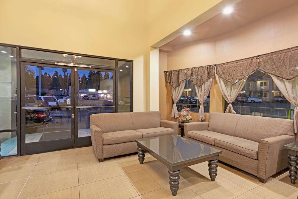 Travelodge By Wyndham Whittier Exterior foto