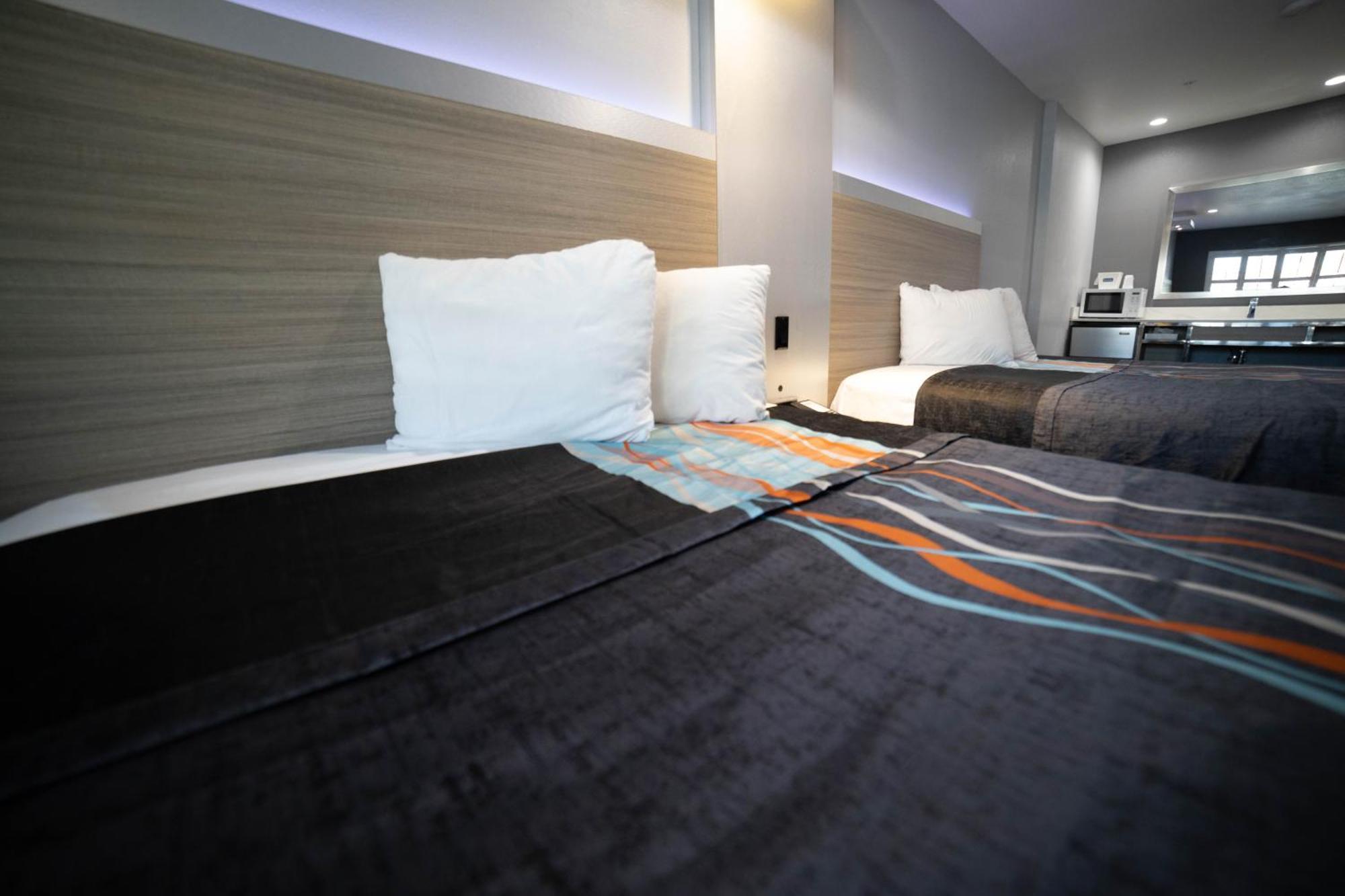 Travelodge By Wyndham Whittier Exterior foto