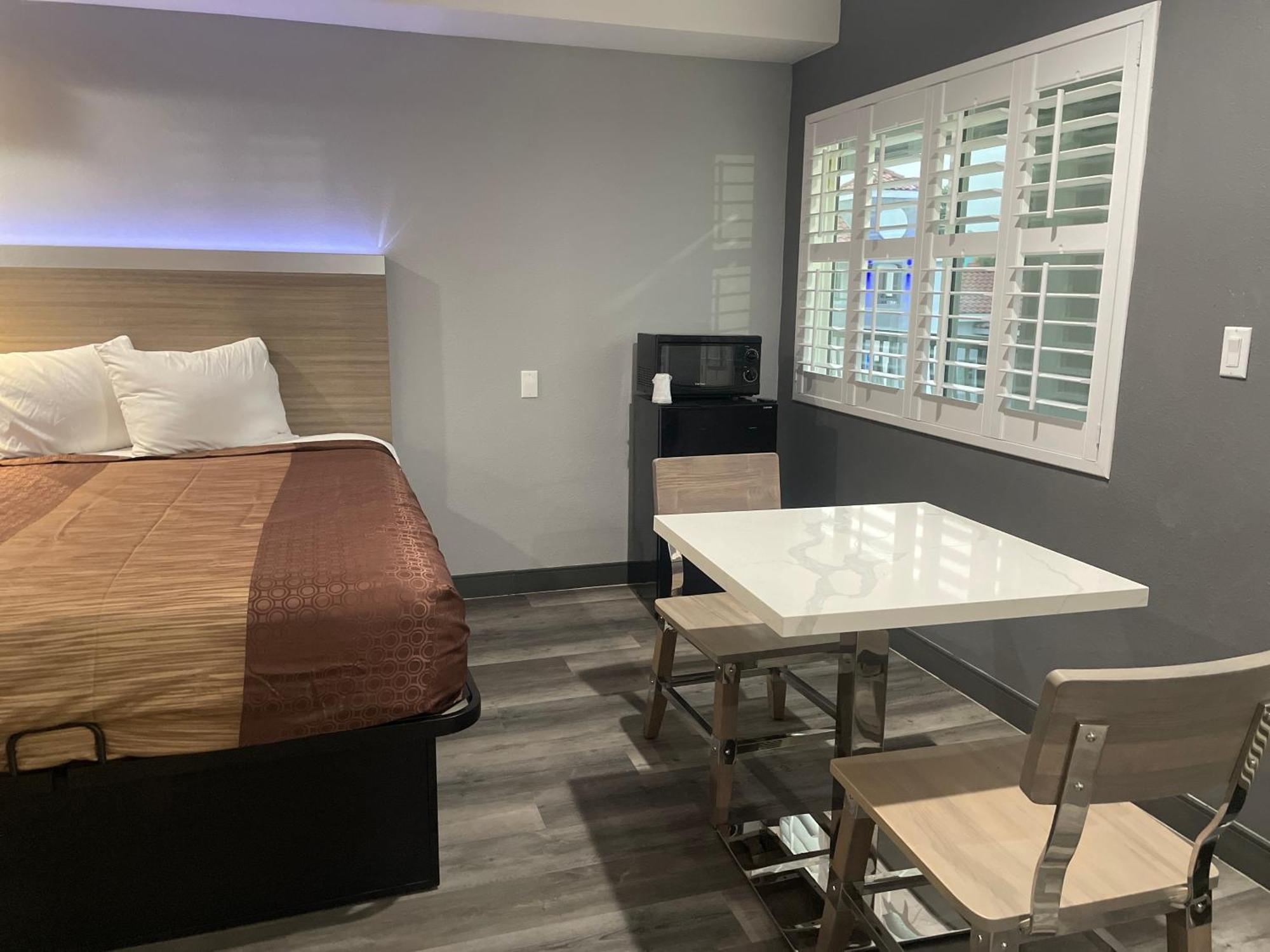 Travelodge By Wyndham Whittier Exterior foto